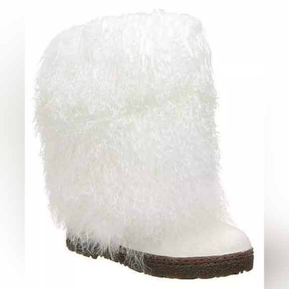 Brand New Women's Bearpaw Boetis II Boots Size 8 White Curly Lamb Wool - Picture 1 of 5